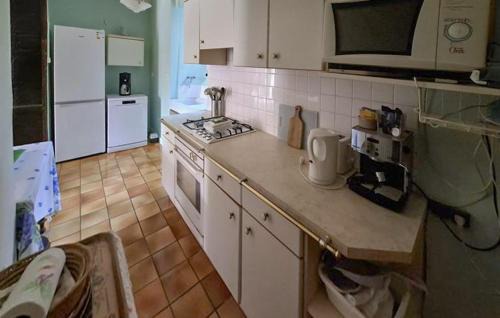 Tredion House | 4 Bedroom Nice Home In Trédion