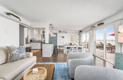 Santa Ana Heights House | 4 Bedroom Oceanfront Home w/Giant Patio