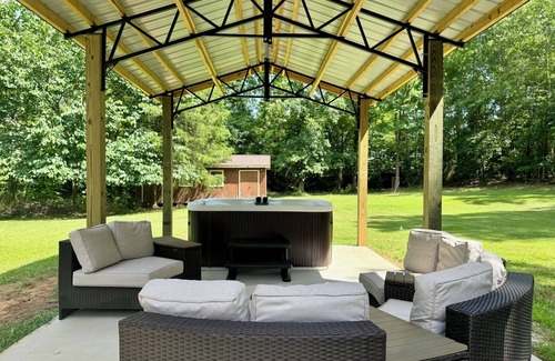 Fountain Inn House | 4 Bedroom Retreat w/Hot Tub on Private Acre of Wooded Land