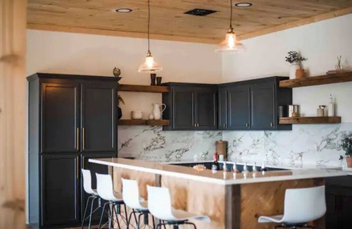 Louisburg House | 4-bedroom Spacious Loft just 17 minutes from Overland Park