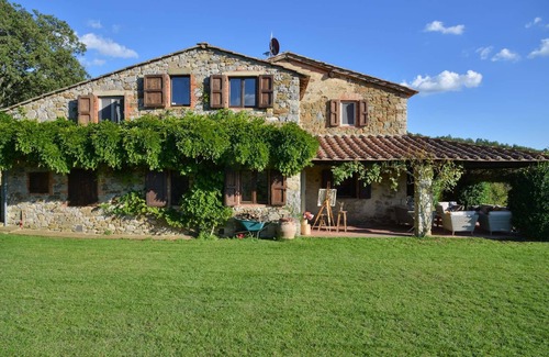 Radda in Chianti Villa | 4-bedroom stonehouse with stunning pool in the Chianti countryside with WiFi, AC
