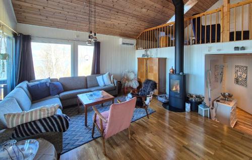 Suldal House | 4 Bedroom Stunning Home In Hebnes