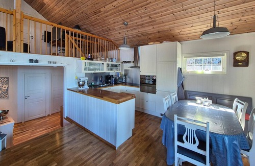 Suldal House | 4 bedroom stunning home in Hebnes
