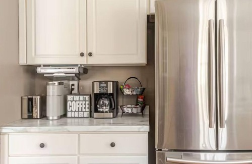 Barboursville House | 4-bedroom vacation home short drive to Huntington Mall, Marshall, & St. Mary’s