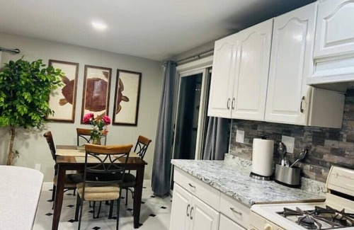 Teaneck House | 4-bedroom vacation home just 20 mins to NYS times Square.