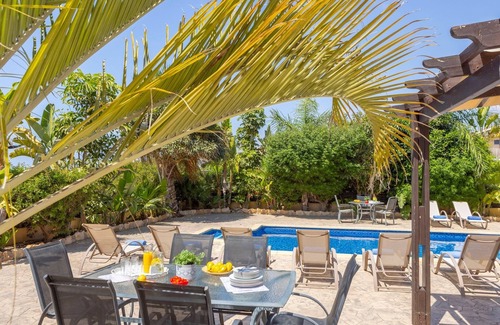 Ayia Thekla Villa | 4 bedroom villa in Agia Thekla