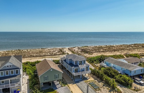 Broadkill Beach House | 4 Bedroom Waterfront home located in Broadkill Beach, with Spectacular Views!