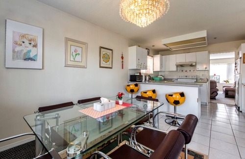 Fraserview House | 4 Bedrooms Entire House, Nearby Downtown Vancouver