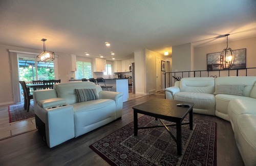 Everett House | 4 Beds in Northern Seattle with a Backyard Playground
