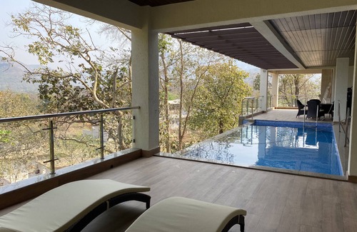 Lonavala Villa | 4 BHK VILLA WITH A PRIVATE INFINITY POOL SURROUNDED BY SERENE HILLS