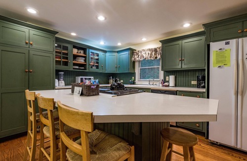 Gnaw Bone Cabin | 4 BR, 2 BA Log Cabin, charming mix of old and new, close to village of Story