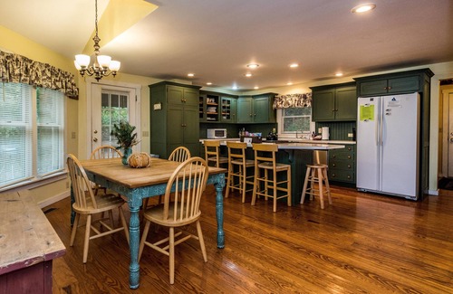 Gnaw Bone Cabin | 4 BR, 2 BA Log Cabin, charming mix of old and new, close to village of Story