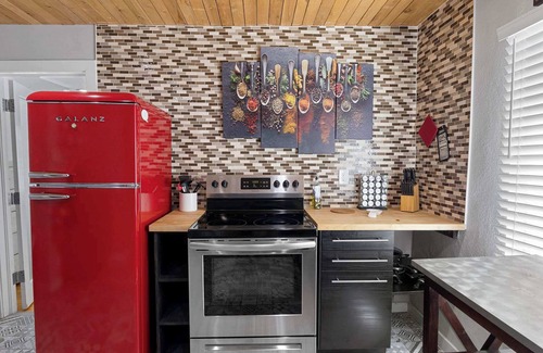 Barths Apartment | 4 BR Apt in Wheat Ridge! Rooftop Deck