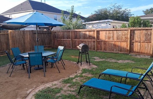 College Park House | 4 BR Family Home by Medical Center & Woodlands