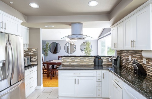 Valle Lindo House | 4 BR Home with Pool + EV Charger