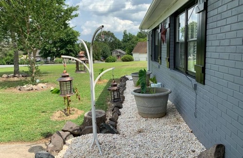 Mocksville House | 4 BR PEACEFUL RANCH