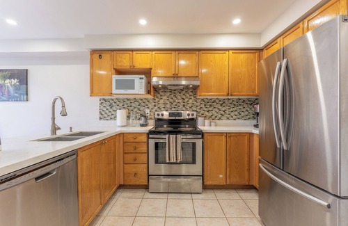 Brampton West House | 4 BR Relaxing Family Retreat in Charming Brampton