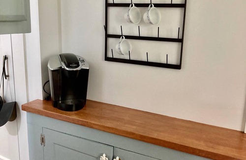 Cape Neddick House | 4 BR Renovated Home, Sleeps 10 - Walk to Perkins Cove, Ogunquit, Cape Neddick