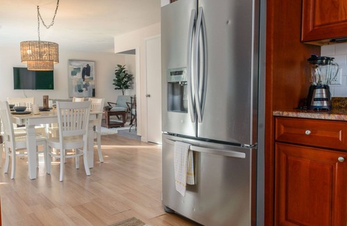 Derry House | 4 BR Serene Home Nestled Amongst the Canopy of Majestic Trees