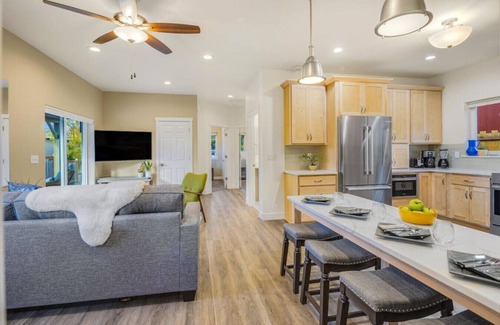 North Star House | 4 BR Spacious Home Next to Trails & Parks
