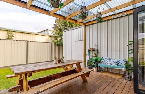St Leonards House | 4 BRM House, Walk to Beach & Town/Pub, Free WiFi & Foxtel, Family Friendly
