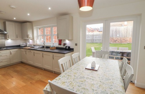 Penrith Cottage | 4 CENTURION RISE, family friendly, with a garden in Penrith