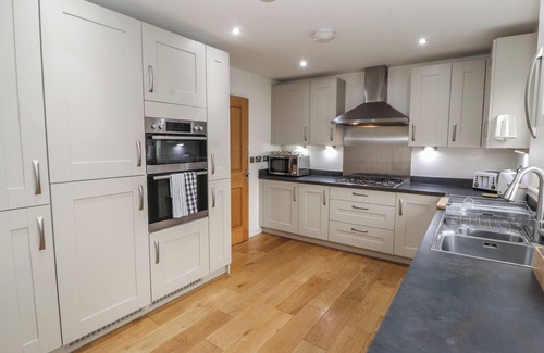 Penrith Cottage | 4 CENTURION RISE, family friendly, with a garden in Penrith