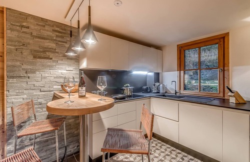 Les Brevieres Ski Chalet | 4* Chalet in Tignes - 6 Bedrooms, 6 Bathrooms, Fireplace, Parking, Wi-Fi