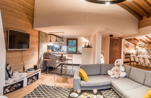 Les Brevieres Ski Chalet | 4* Chalet in Tignes - 6 Bedrooms, 6 Bathrooms, Fireplace, Parking, Wi-Fi
