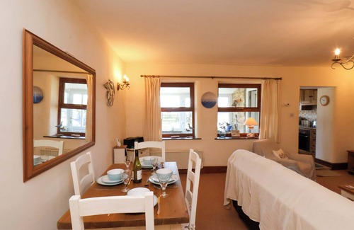 Hinderwell Cottage | 4 CLIFF COTTAGES, pet friendly, country holiday cottage in Staithes