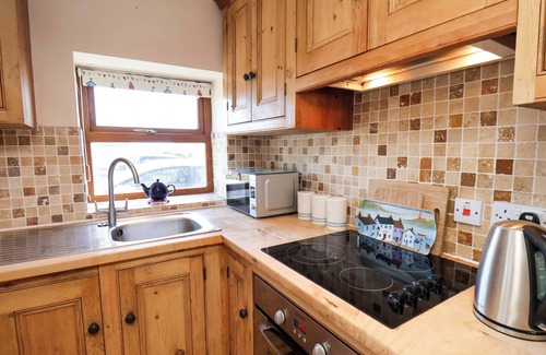 Hinderwell Cottage | 4 CLIFF COTTAGES, pet friendly, country holiday cottage in Staithes