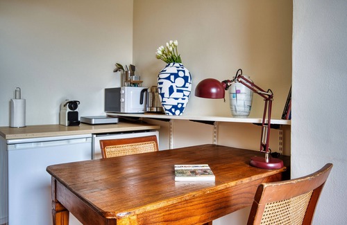 Brussels Apartment | 4/Comenstay.be/Cozy 25m2 Studio under the Roof 2minutes walk from Gare du Midi!