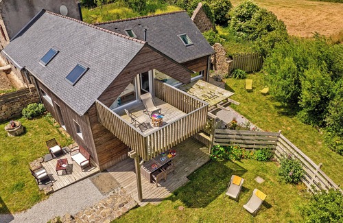 Goulven Cottage | 4 * cottage near the sea in the quiet countryside. Comfort. Free bikes.