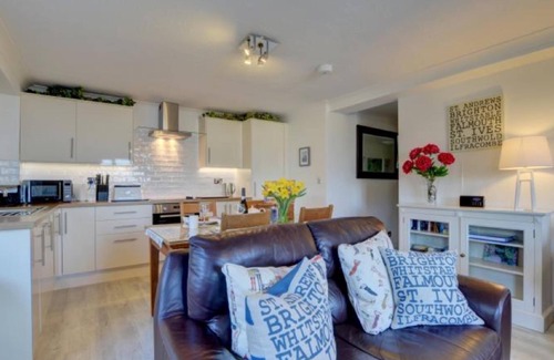 Hele Apartment | 4* GOLD AWARD-WINNING SPACIOUS,STUNNING ANNEXE,BEAUTIFUL SEA VIEWS,GARDEN,WIFI