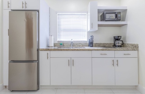Little Havana Apartment | 4 Guest, 5 minutes from all the attractions in Miami,Airport, Downtown, Wynwood