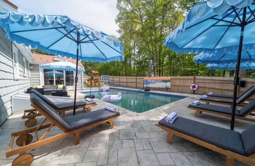 Northwest Harwich House | 4-King Beds in Cape Cod Heated Pool Putting Green Game Room Speak Easy Skeeball