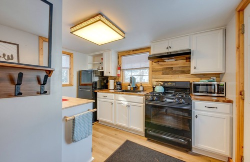 Blakeslee Cabin | 4 Mi to Big Boulder Lake: Poconos Cabin Escape!