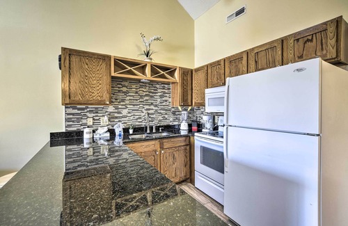 Little River Apartment | 4 Mi to Cherry Grove Beach: Studio w/Pool!