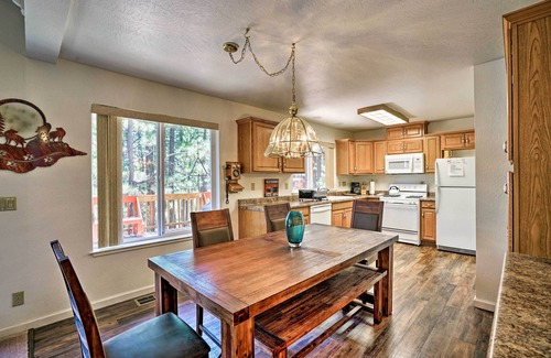 Black Bart Cabin | 4 Mi to Heavenly: Home w/Deck in South Lake Tahoe