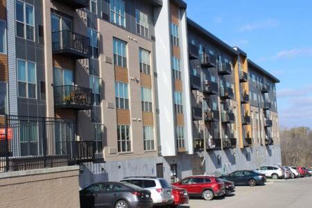 Ames Apartment | 4 mi to Jack Thrice Stadium + amenities