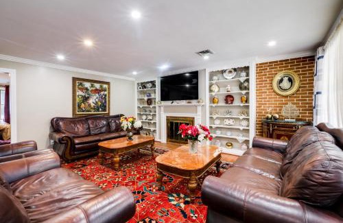 National Harbor House | 4 Mi to Natl Harbor Spacious Gem in Maryland!