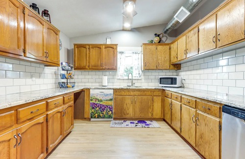 Hermitage House | 4 Mi to Pomme De Terre Lake: Large Home w/Patio!