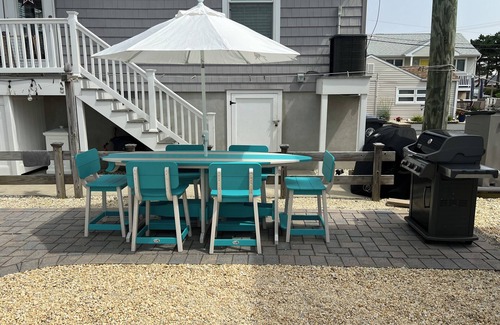 Lavallette House | 4 minute walk to the beach! Walking distance to restaurants and shopping!