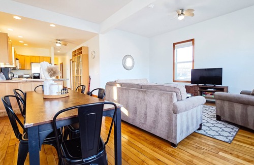 Elberta Condo | 4 Minutes to Lake Michigan - FREE Kayak & Bike Rental