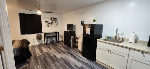 Orchidlands Estates Apartment | #4 NEW! Cozy Private Studio! Self CheckIn Studio Apt