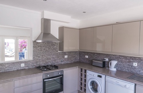 Luz Villa | 4 or 5 bedroom Villa rental luz Sleeps 8 or10, Heated Pool Available, Air con,