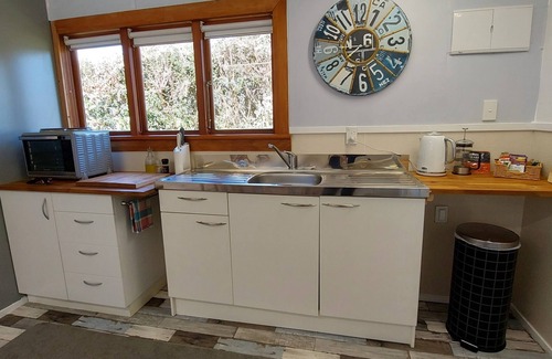 Coromandel Cottage | 4 Palms Cottage Coromandel Town
