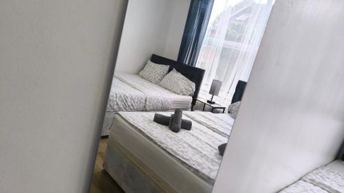 Abbey House | 4 pers studio style room Near South Wimledon station R3