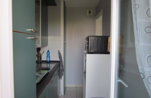 Frejus Plage Apartment | 4-PERSON APARTMENT AIR-CONDITIONED SWIMMING POOL PARKING AND WIFI