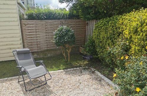 Calais City Center Apartment | 4-person apartment with private garden, 1km from the beach